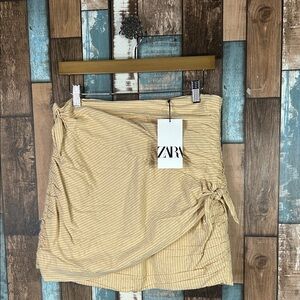 Zara Beige Ruched Mini Skirt